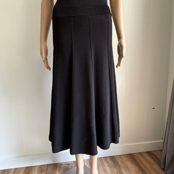 RW&Co medium weight midi black short sleeve dress with cutout collar size M - Picture 5 of 13